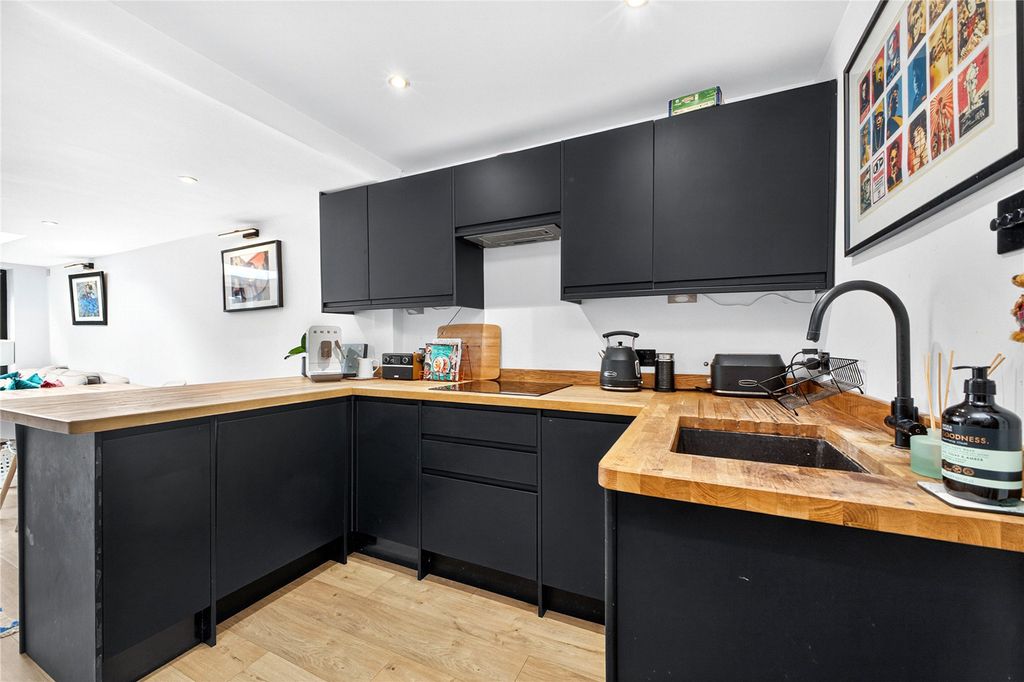 Property photo 2 of 17 Kitchen