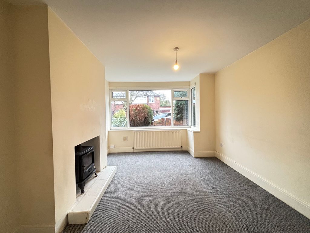 Property photo 3 of 19 Lounge