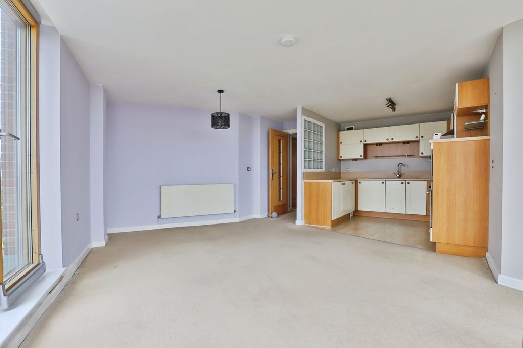 Property photo 2 of 16 Photo