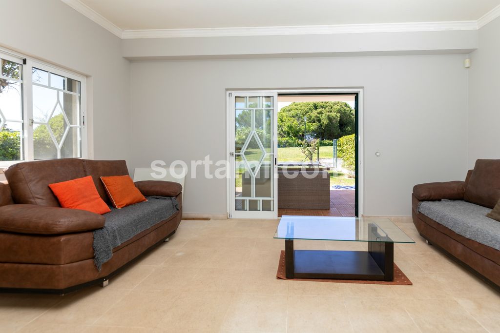 Property photo 2 of 39