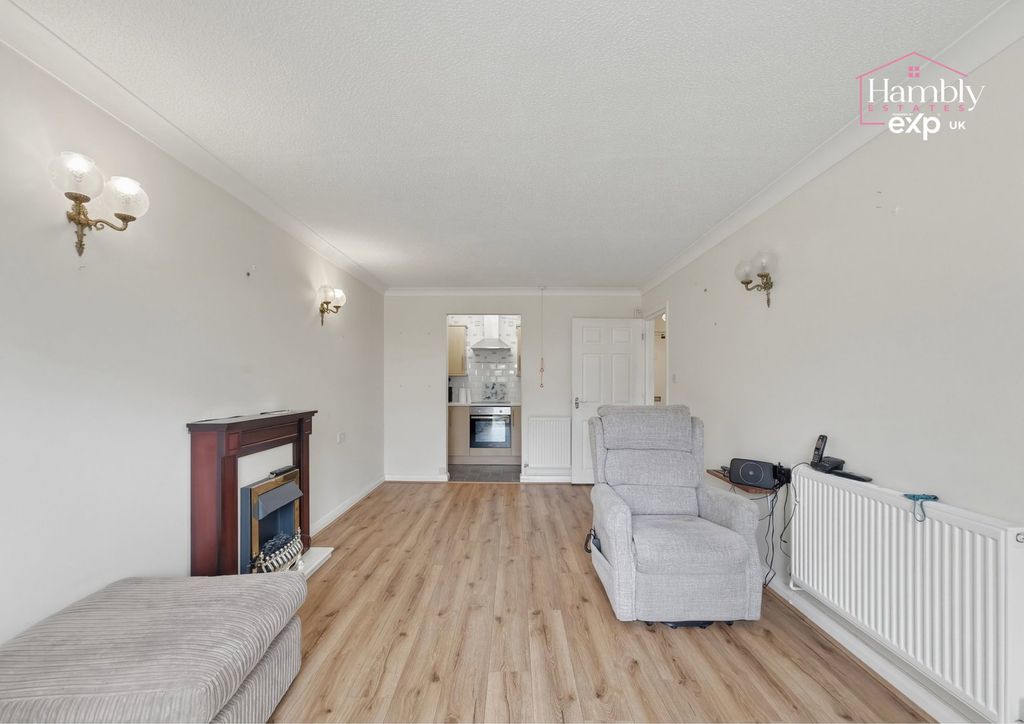 Property photo 3 of 13