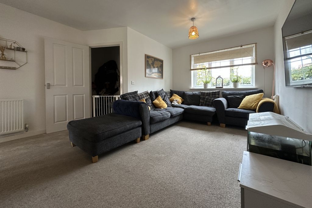 Property photo 2 of 11 Photo 1