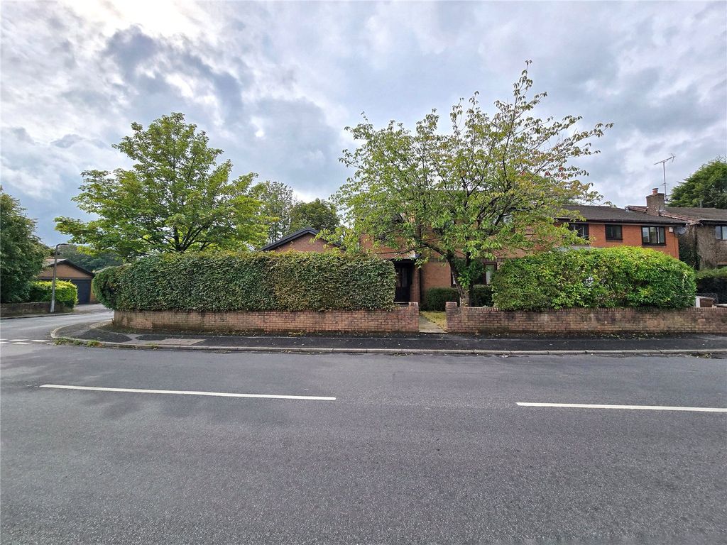 Property photo 1 of 22 Mature Hedges