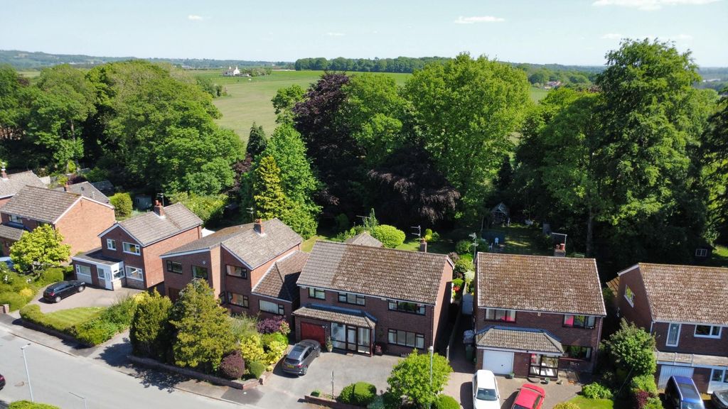 Property photo 1 of 43 Heyes Avenue