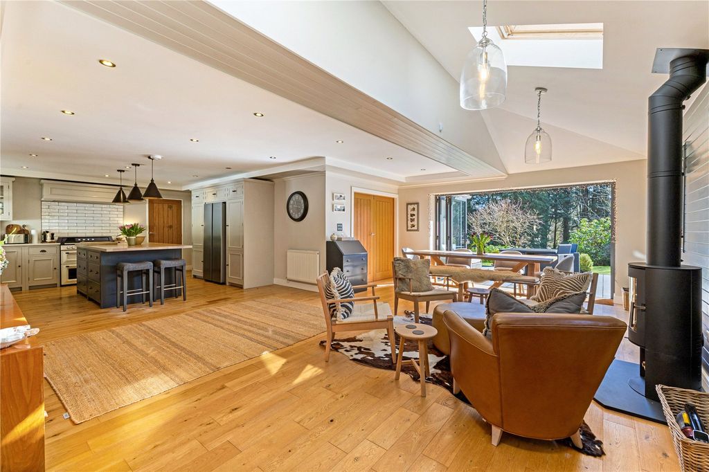 Property photo 3 of 21 Dining Room