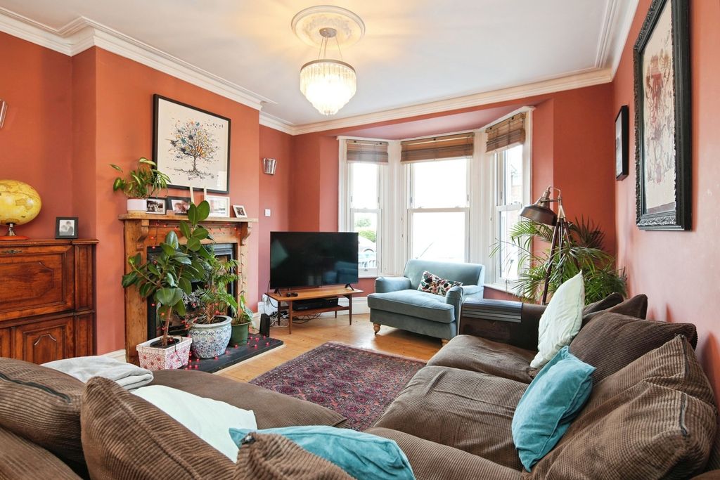 Property photo 2 of 28 Pbox-Img.Jpg