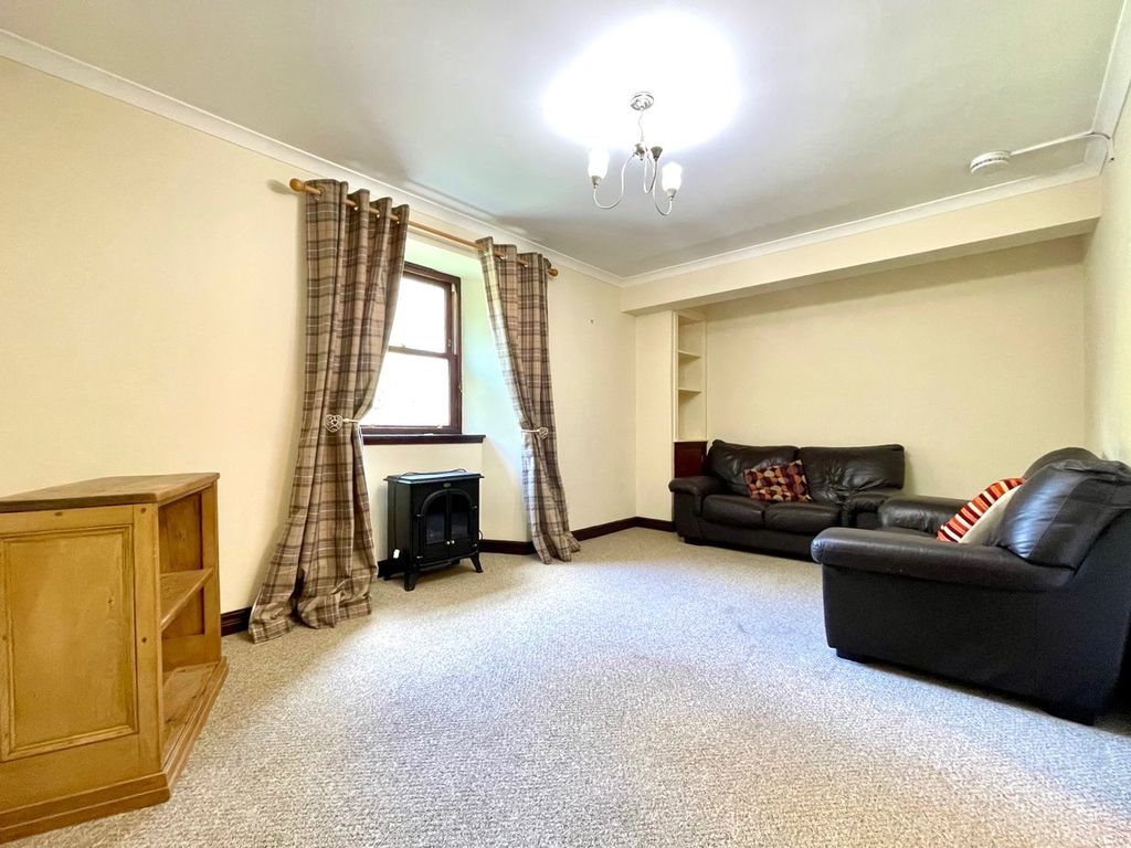 Property photo 2 of 25