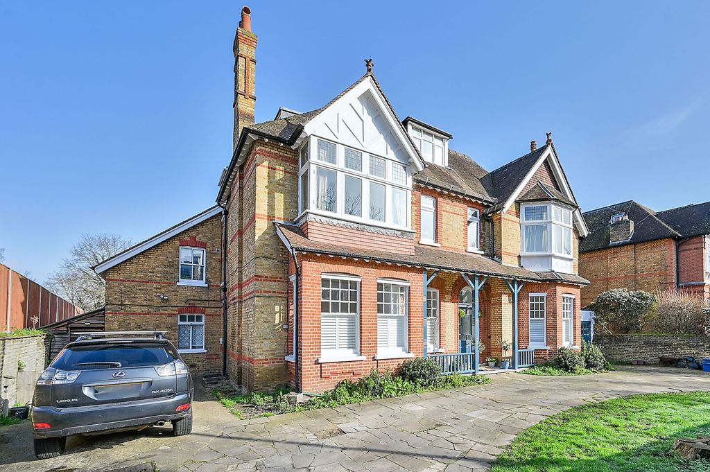 Property photo 1 of 8