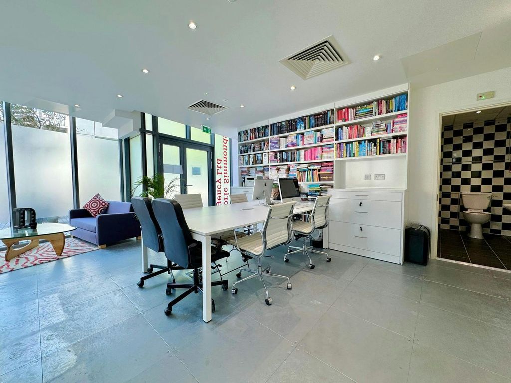 Property photo 3 of 11 Whatsapp Image 2026-04-08 At 13.43.39 (4).Jpeg