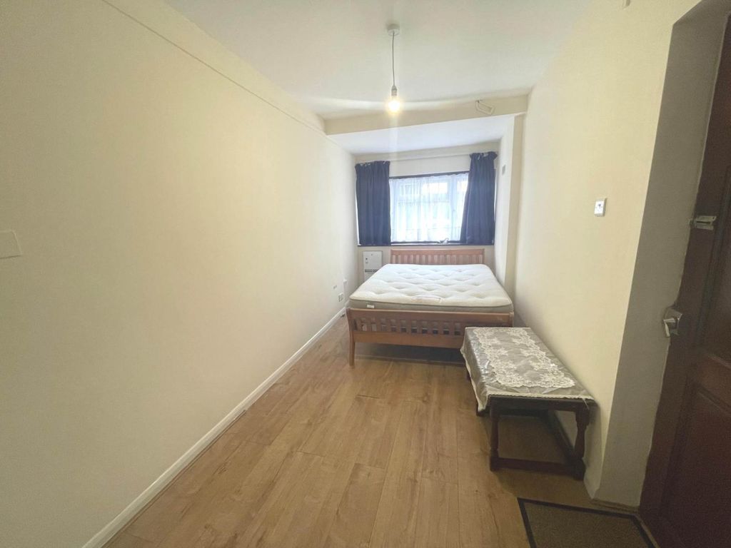 Property photo 1 of 3