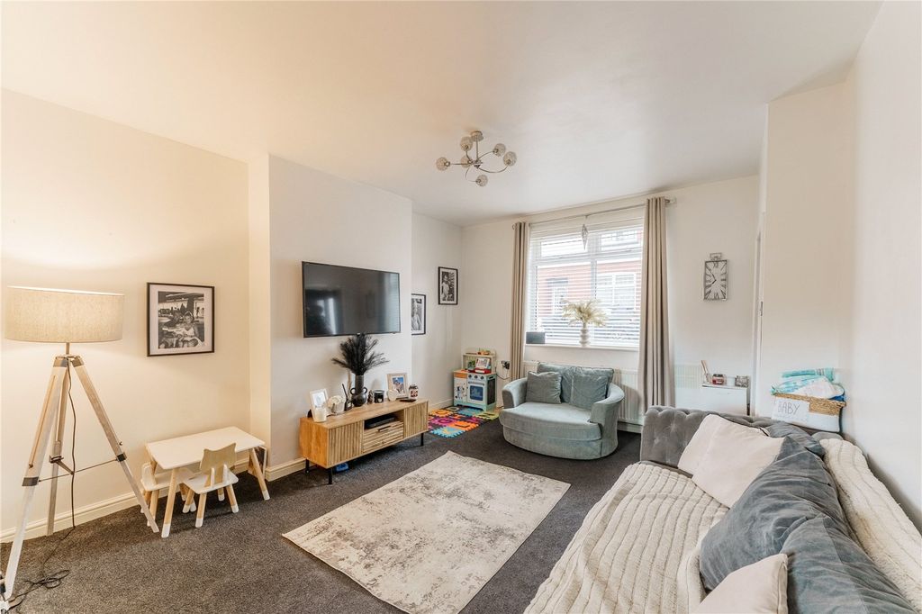 Property photo 2 of 19 Picture No. 17