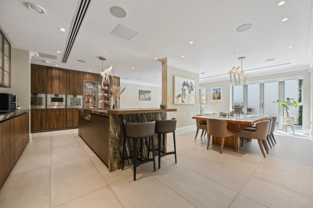 Property photo 2 of 27 F&C - 45 Elizabeth Grove22.Jpg