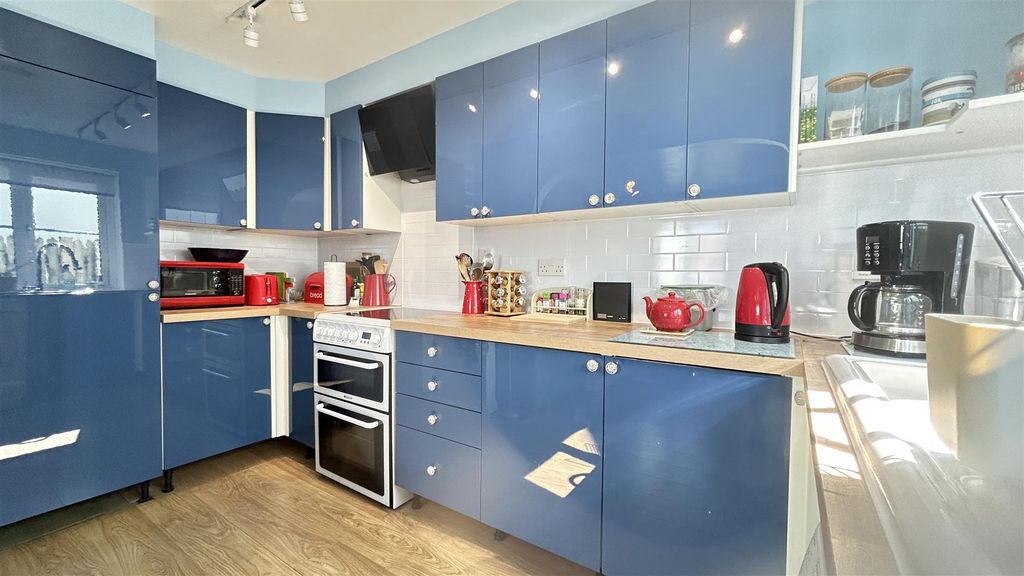Additional image 6 of 2 bed flat for salePuffin Way, Broad Haven, Haverfordwest SA62