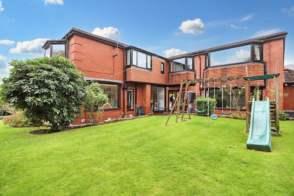 Property photo 1 of 28