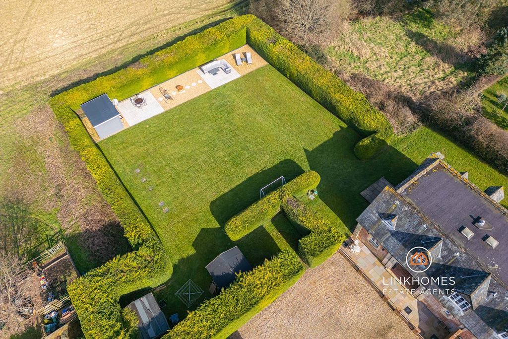 Property photo 2 of 40