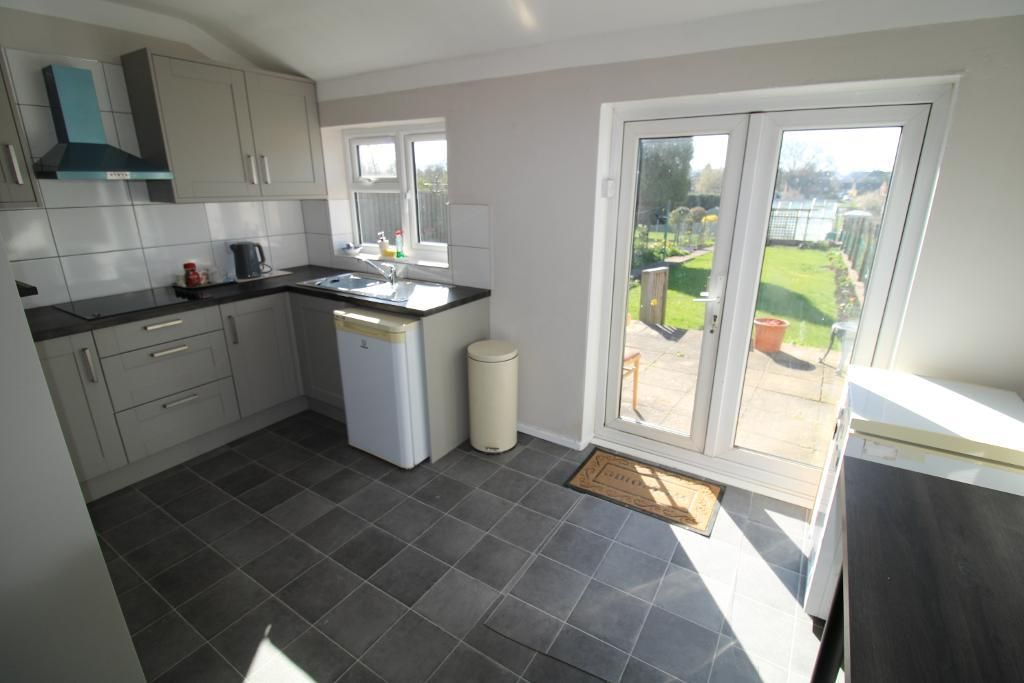 Property photo 3 of 11 Kitchen / Diner