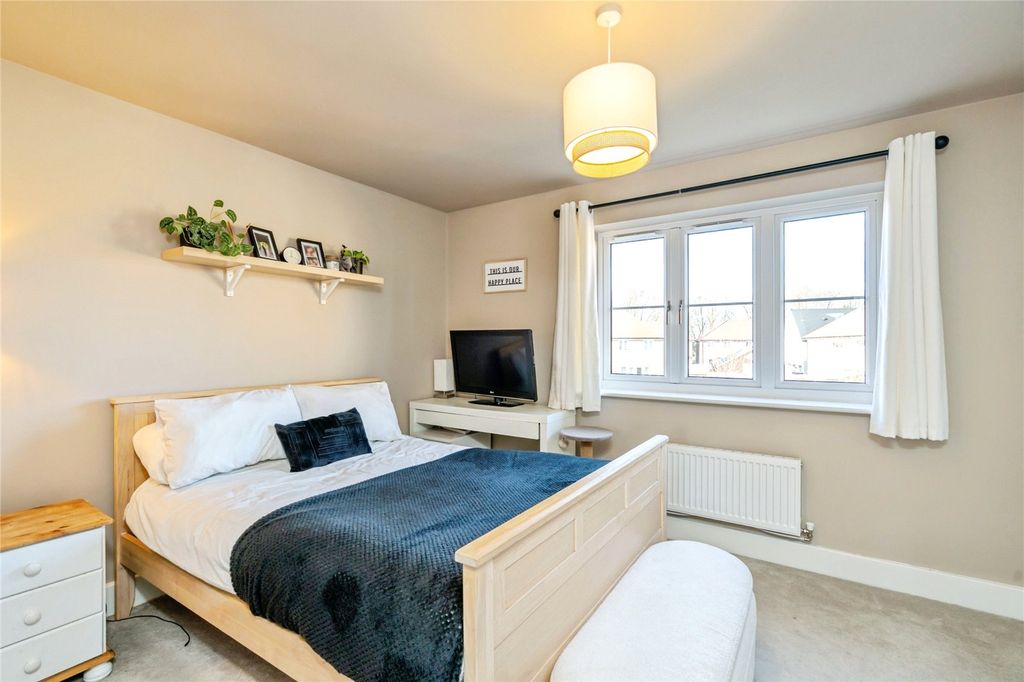 Property photo 2 of 18 Picture No. 10