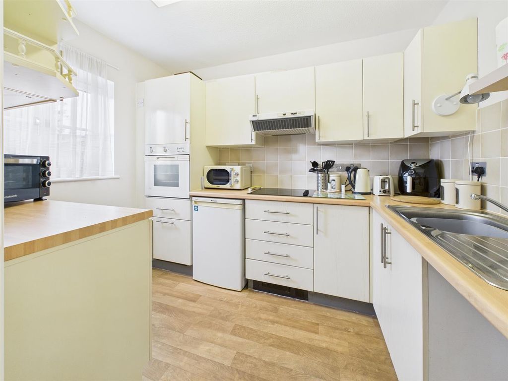 Property photo 2 of 8 Cam05510G0-Pr0092-Still001.Jpg