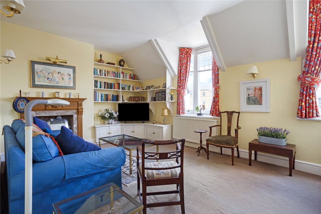 Additional image 6 of 3 bed flat for saleSwan House, Saddlers Row, Petworth, West Sussex GU28