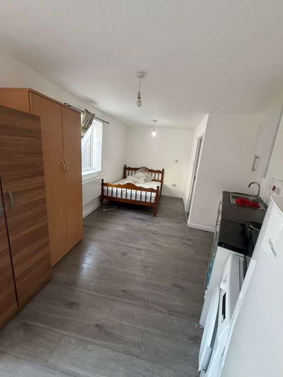 Property photo 1 of 4