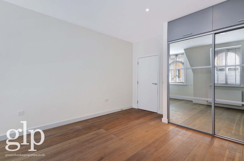 Property photo 2 of 14 973804