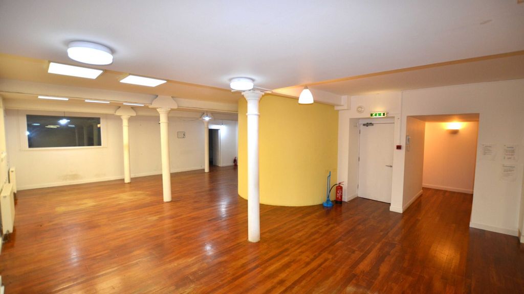 Property photo 3 of 8 Allied-Surveyors-Scotland-3 Queen Charlotte Lane,