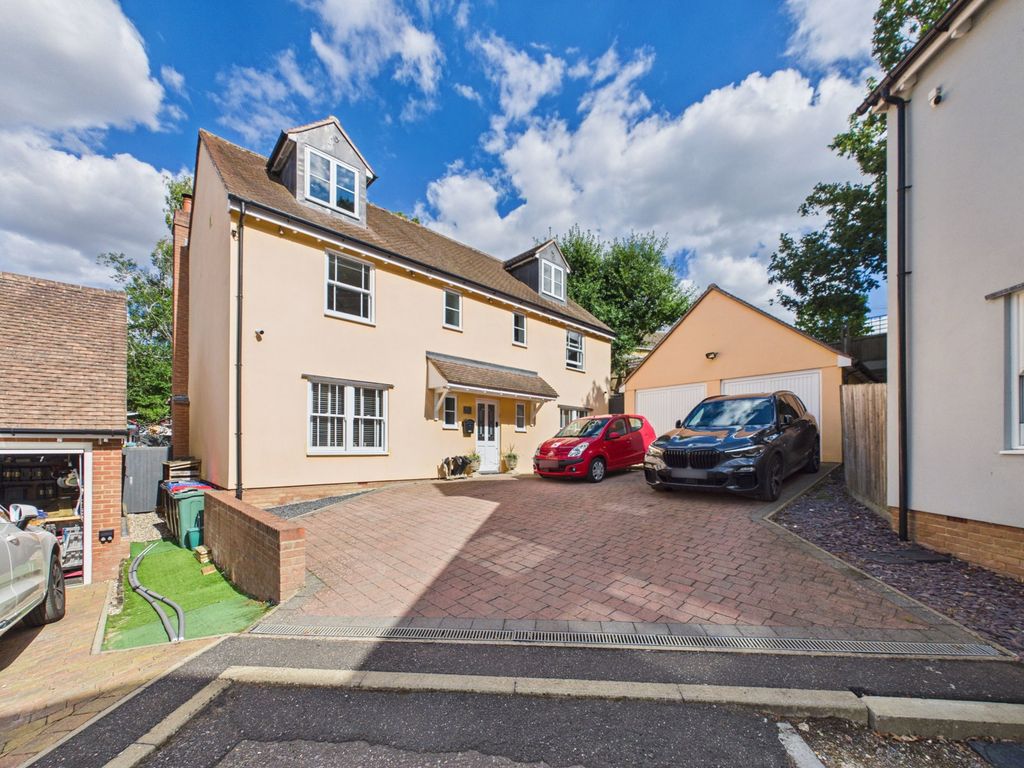 Property photo 1 of 34