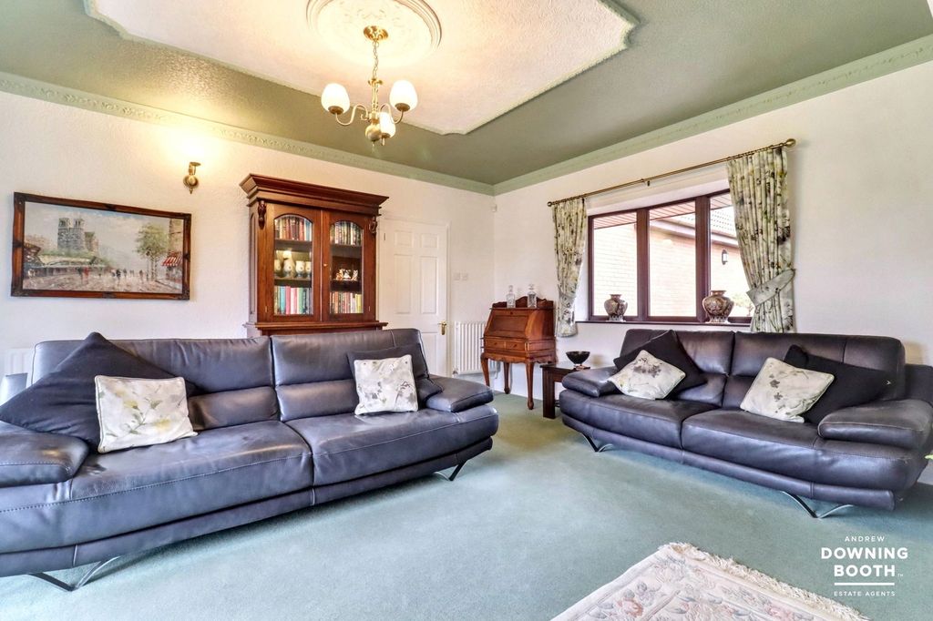 Property photo 2 of 51