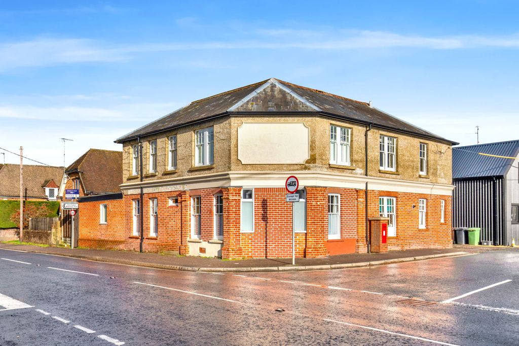 Property photo 1 of 26