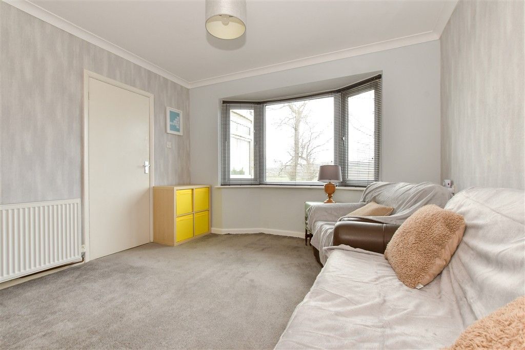 Property photo 1 of 14 Lounge