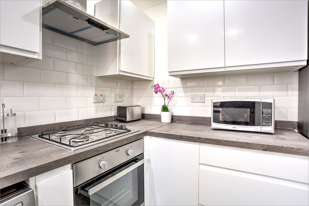 Property photo 2 of 22