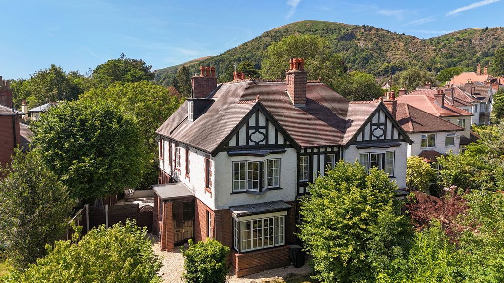 Property photo 1 of 22