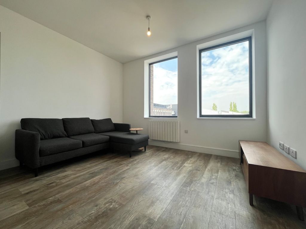 Property photo 3 of 10 Picture No. 12