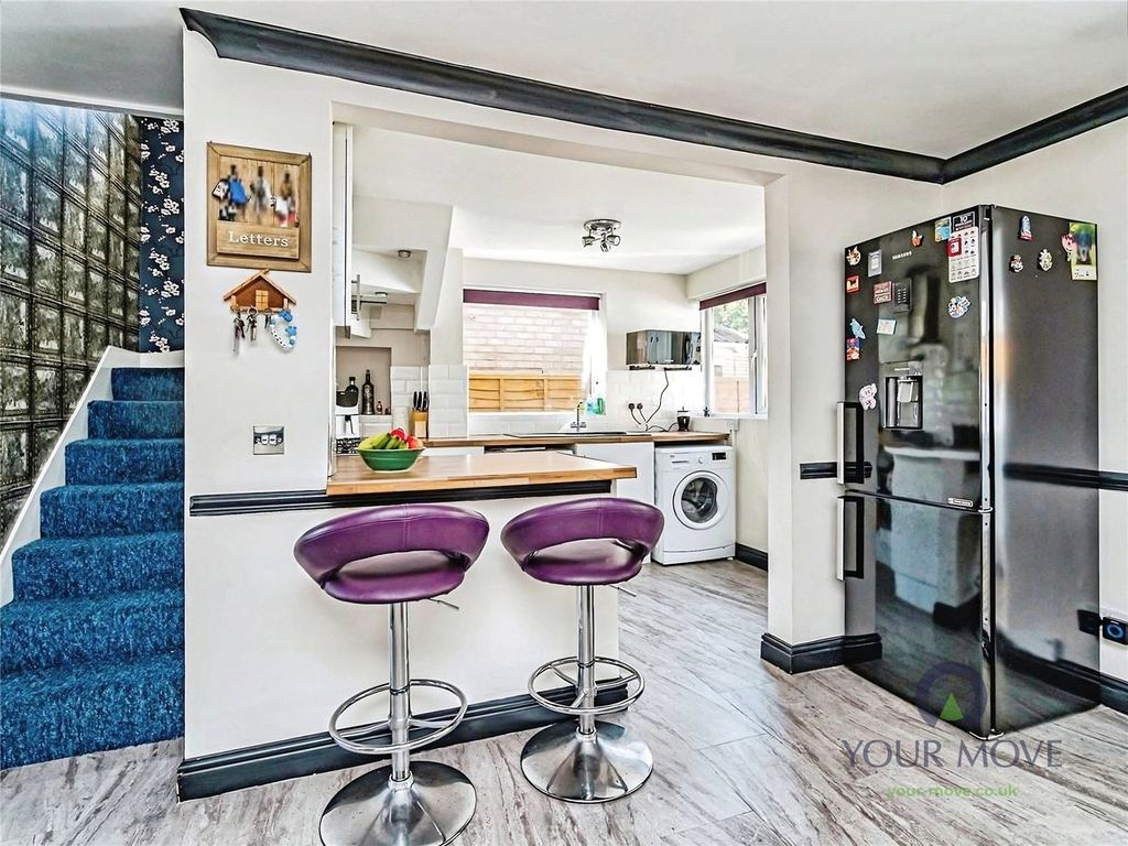 Property photo 2 of 19 Kitchen