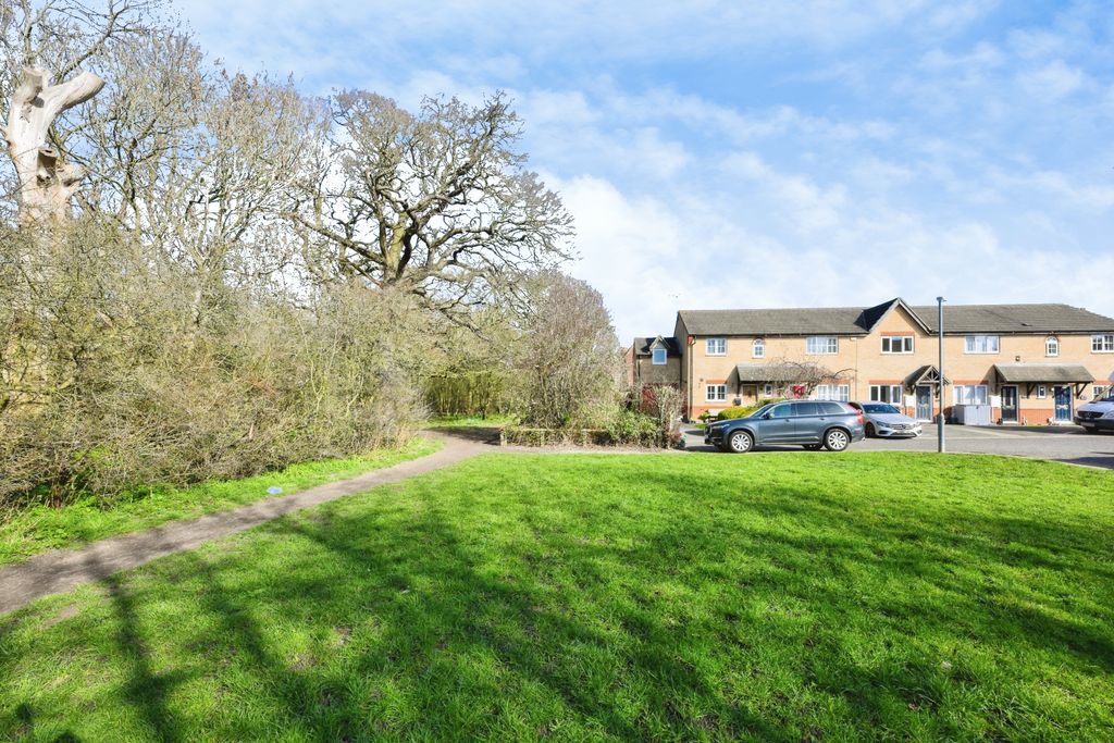 Property photo 2 of 20