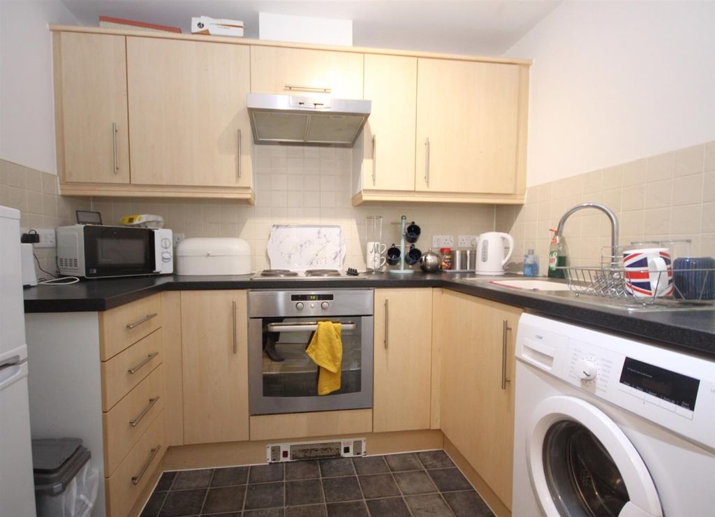 Property photo 3 of 6