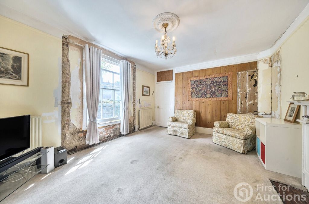 Property photo 2 of 16 Sitting Room