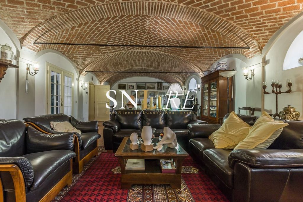 Property photo 1 of 28