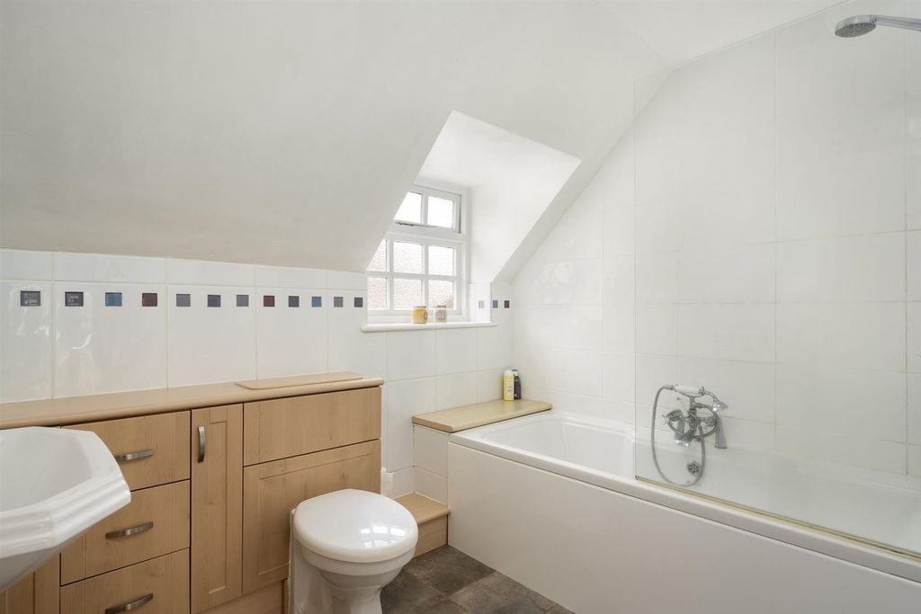 Additional image 22 of 6 bed detached house for saleBasmore Lane, Lower Shiplake, Henley-On-Thames RG9