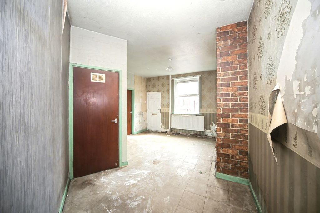 Property photo 3 of 18