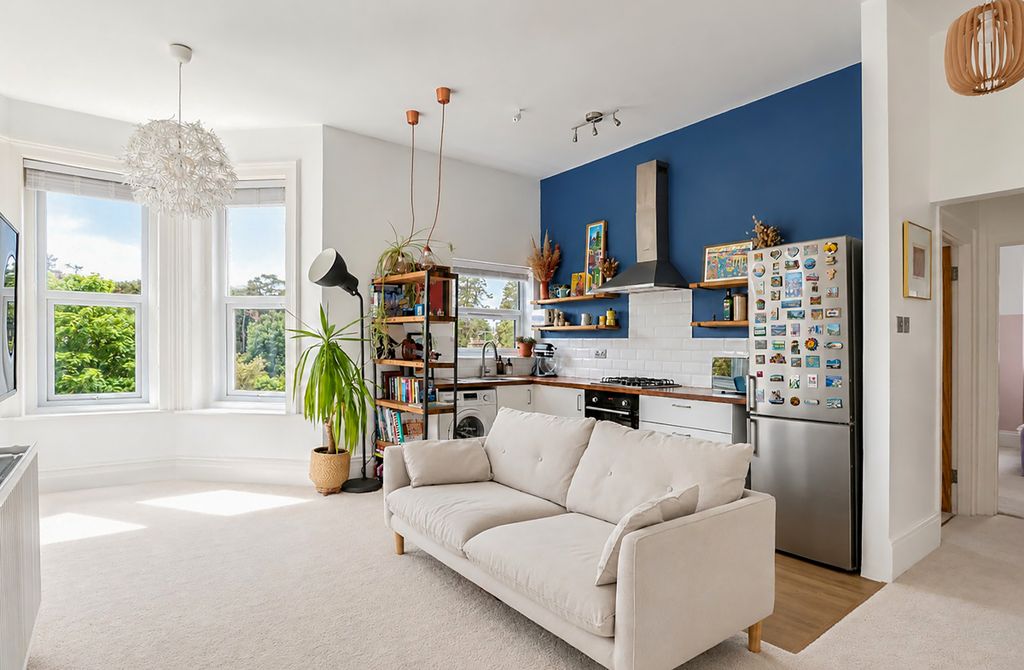 Property photo 2 of 13 333A6798