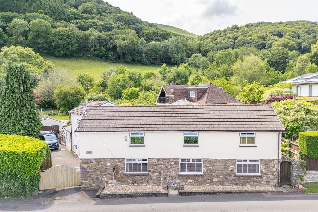 Property photo 1 of 42