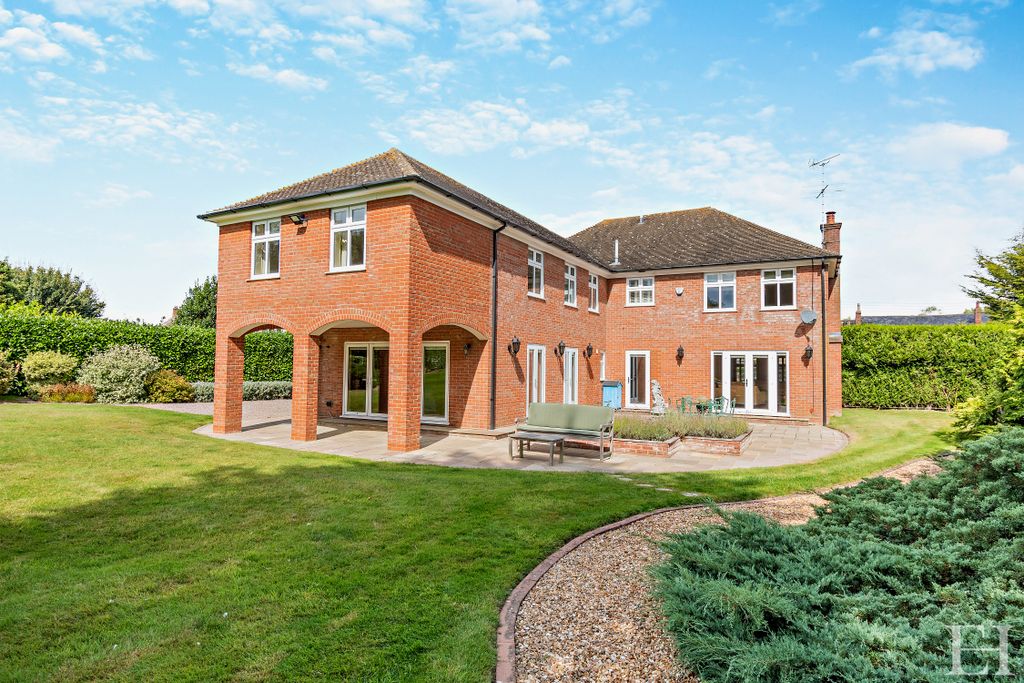 Property photo 1 of 53 8617805-Exteriorwm21-800