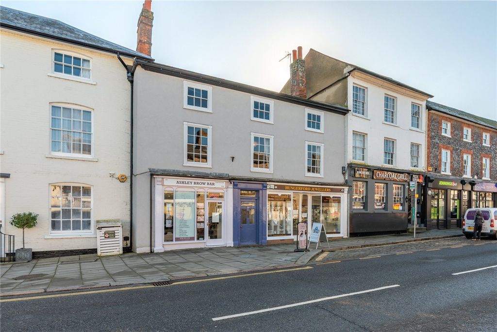 Additional image 8 of 5 bed terraced house for saleHigh Street, Hungerford, Berkshire RG17