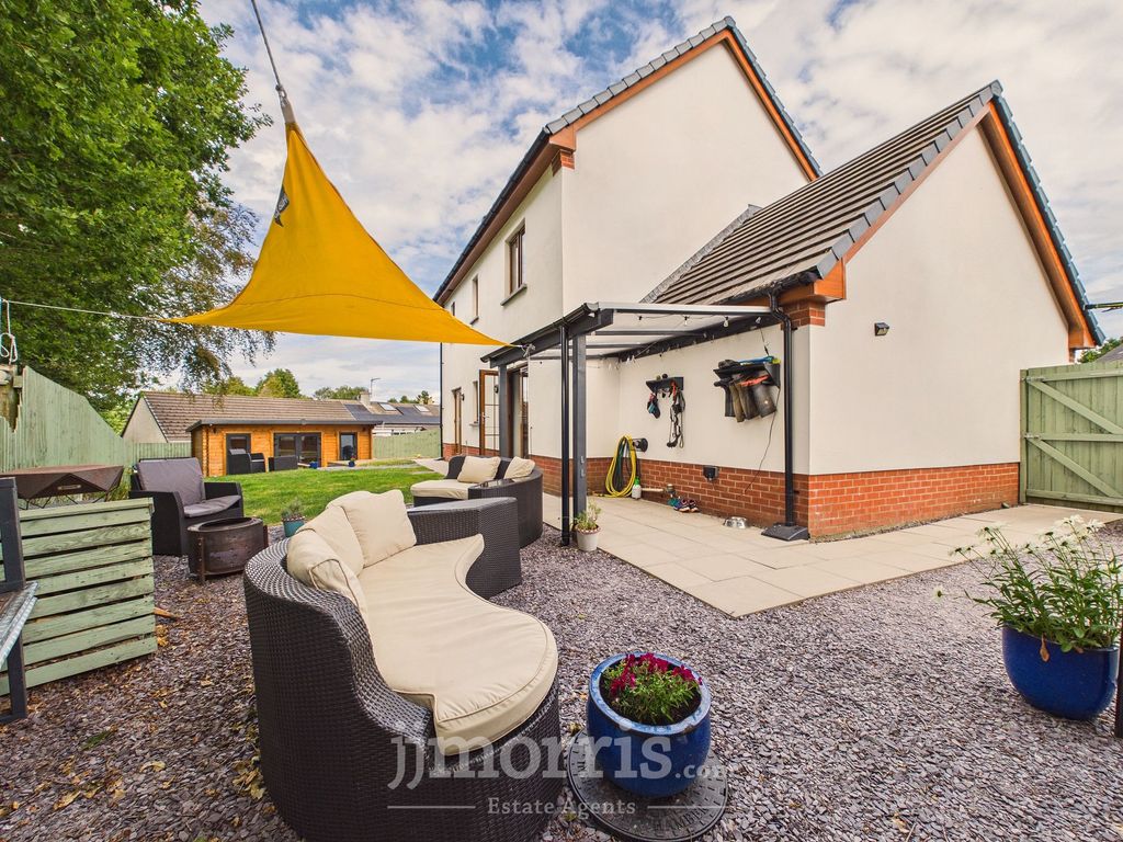 Property photo 2 of 38