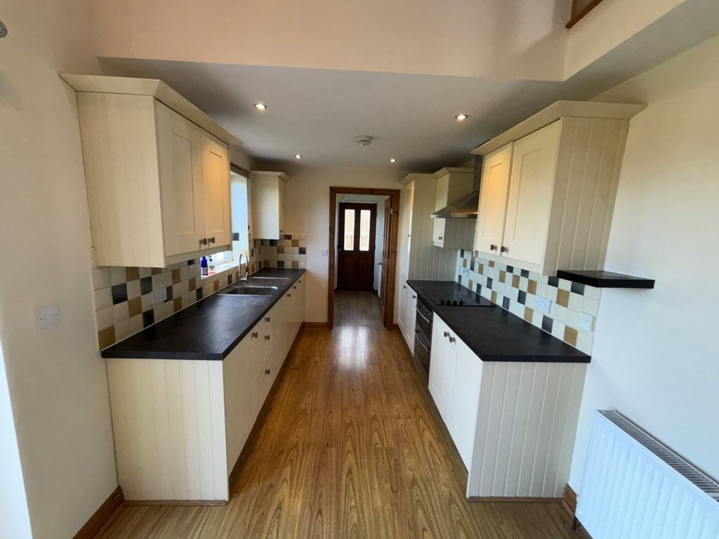 Property photo 2 of 16 Picture No. 20