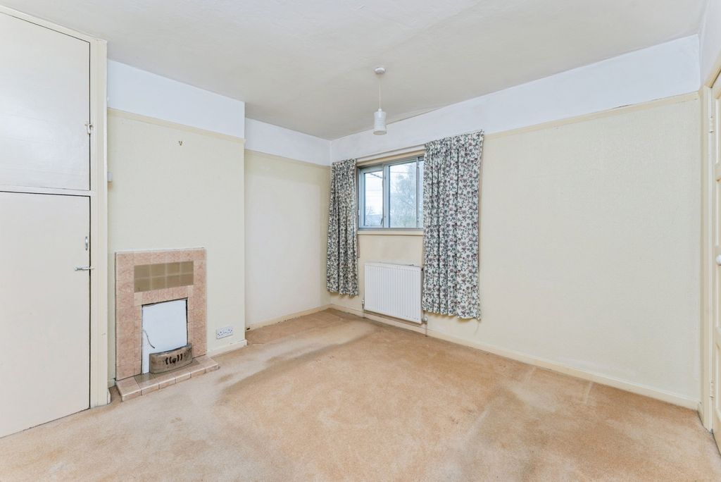 Property photo 3 of 17 Photo