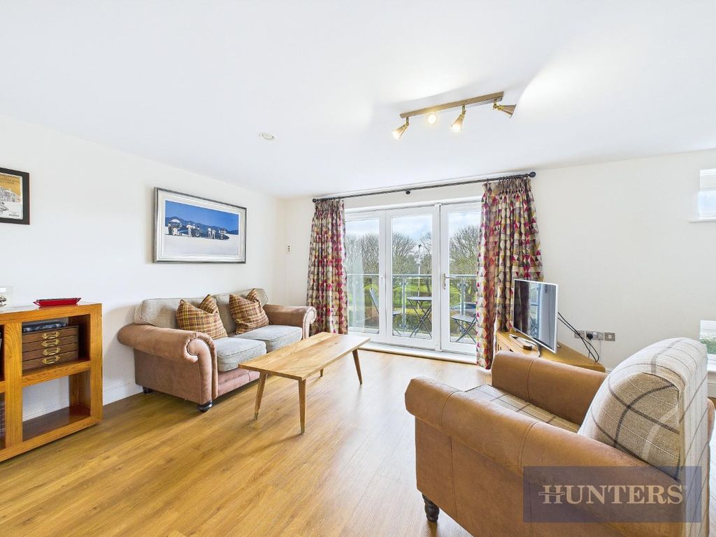 Property photo 3 of 18 Cam03407G0-Pr0547-Still012.Jpg