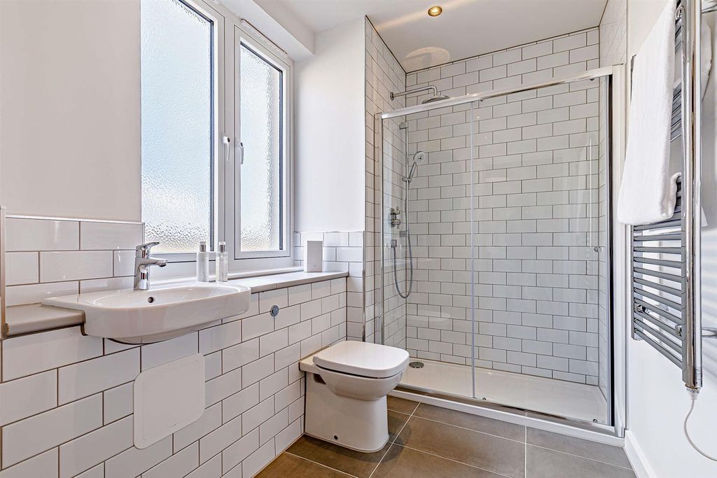 Additional image 14 of 4 bed town house to rentPark Crescent, Matlock Spa, Matlock DE4