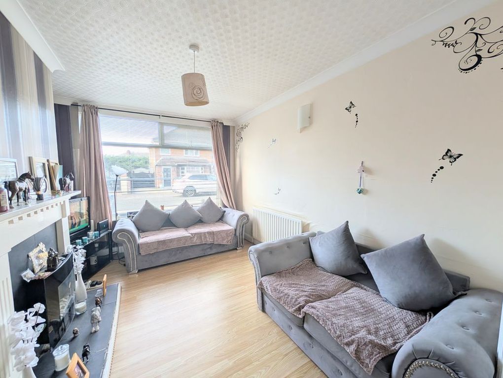 Property photo 2 of 10 Lounge